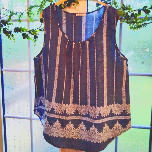 Dex Sleeveless Plus Size Top - Picture 1 of 5